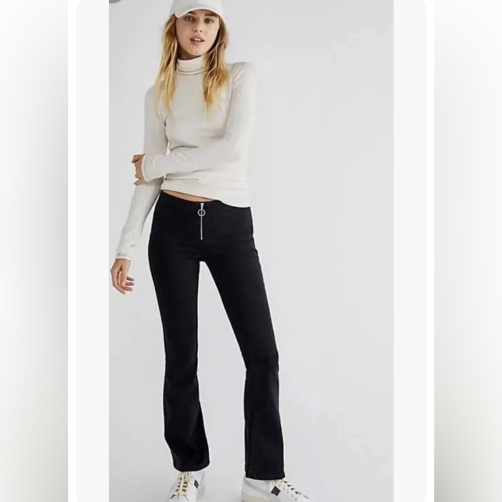 Free People Jett Low Rise Flare Jeans Size 31 NWT